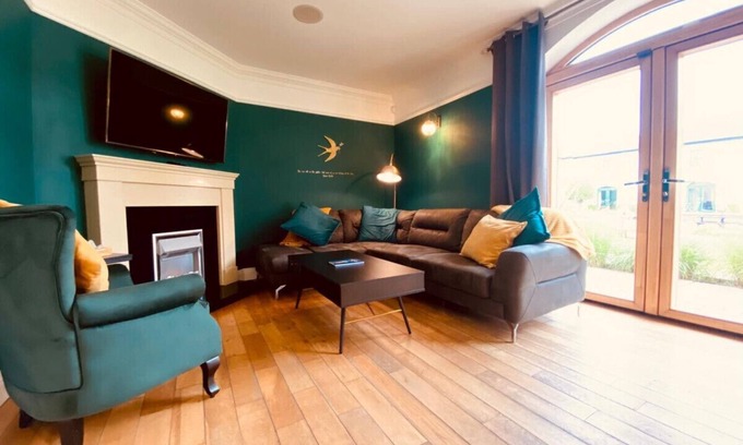 Enniskillen House | Castle Hume No.5 · Escape Ordinary at Castle Hume No.5 - 3 bedroom
