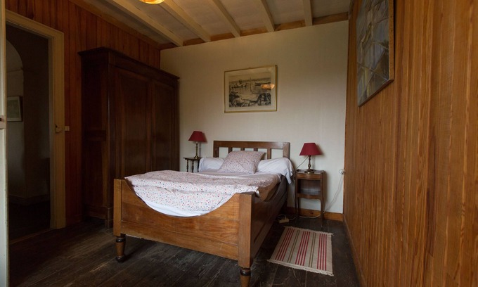 Saint-Gervais House | Castle life in the middle of the vineyards compostelle room