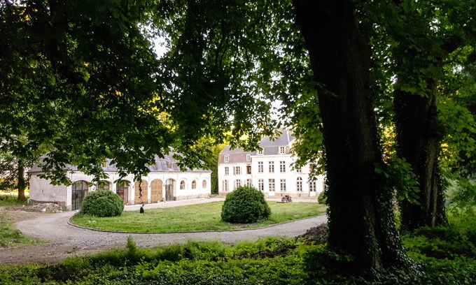 Humieres House | Castle's Cottage surrounded by nature, great for children of all ages