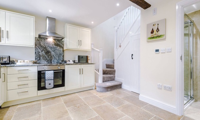 Tarporley Cottage | Castle View - a lovely house sleeping 2 guests in 1 bedroom