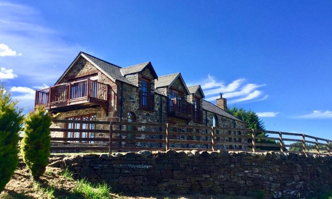 Kirriemuir House | Castleview @ Newton Steading Farm