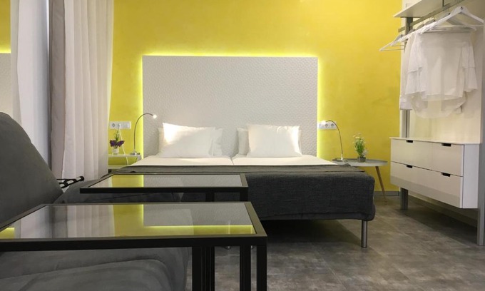 La Trinidad-San Juan y Todos los Santos Apartment | Casual Suite in Córdoba