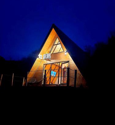 Blajeni Ski Chalet | Casuta dintre nuci