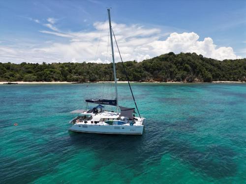 Chalong Boat Rental | Catamaran Lagoon 440 Calypso