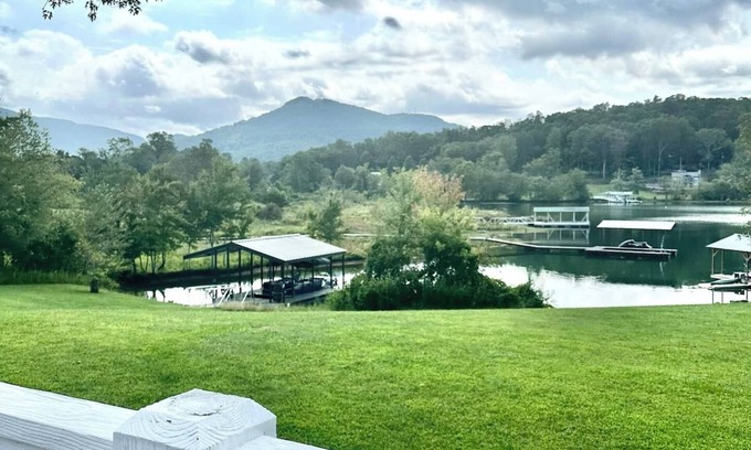 Hiawassee House | Catch N Relax by Chatuge Home Concierge Hot tub, fire pit, private dock with boat slip