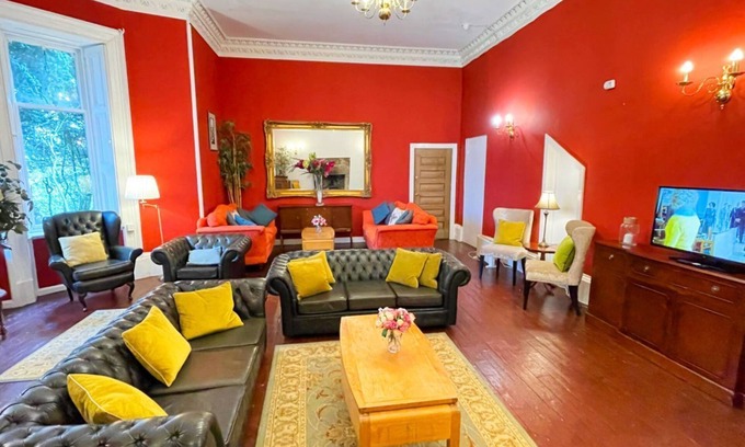Gorebridge Apartment | Catcune Deluxe Suite