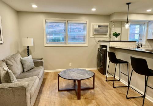 Joslyn Castle Apartment | Cathedral Modern King bed with Washer & Dryer