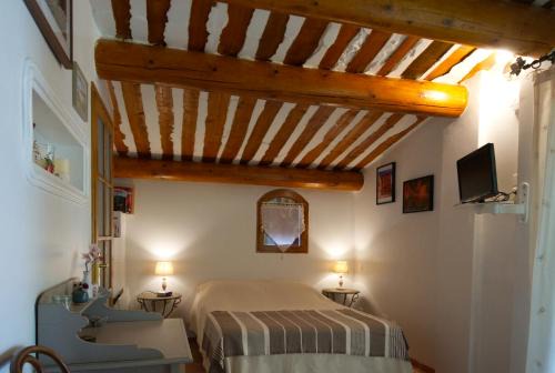 Maubec Bed & Breakfast | Catherine&Martial