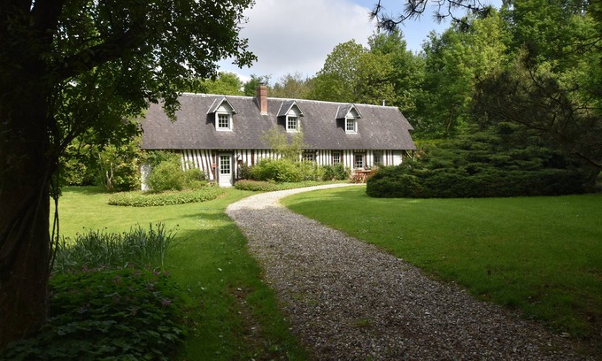 Crasville-la-Rocquefort House | Causette Normandie 15 min from Veule-Les-Roses and the beaches. Kids Friendly