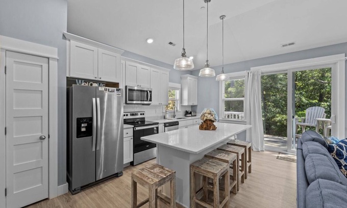 Whalehead Beach Condo | Cavalier Cottage Single Level Condo Mins to Beach