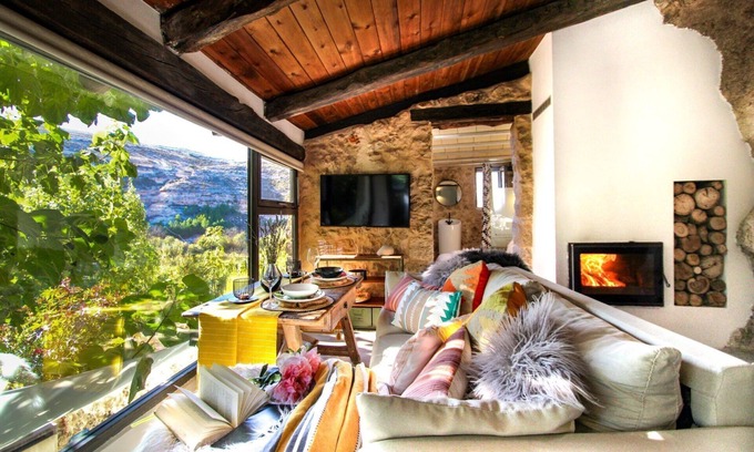 Jorquera Apartment | Cave Suite GUHA (Lomas de Ruvira cave hotel)