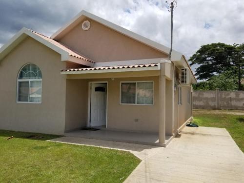 Caribbean Estates House | Caymanas estate beautiful two bedroom suites