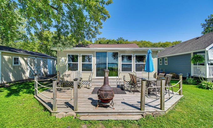 Poplar Ridge Cottage | Cayuga Lake Cottage: Private Dock & Deck!