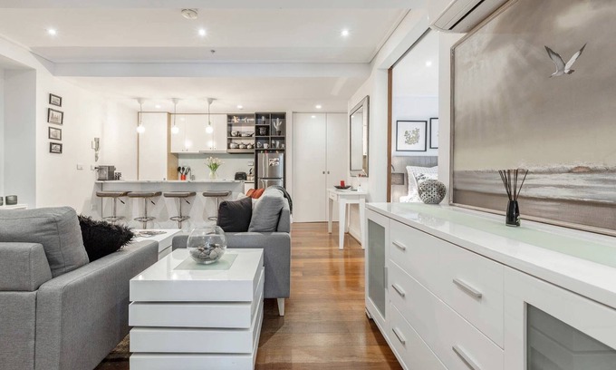 Chinatown Apartment | CBD Boutique Gem where Luxury and History Meet