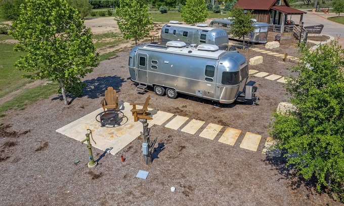 Driftwood House | Cedar Break - Airstream 03