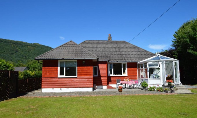 Rashfield House | Cedar Cottage