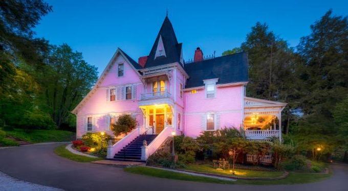 Kenilworth Bed & Breakfast | Cedar Crest Inn