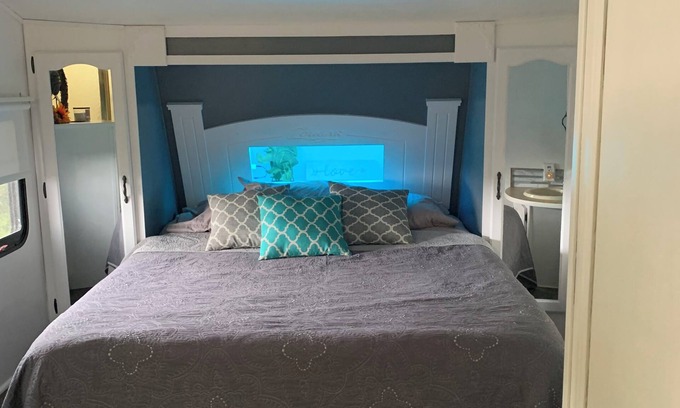 Milford House | Cedar Hills Camping Paradise located in charming Mount Olivet KY Sleeps up to 12