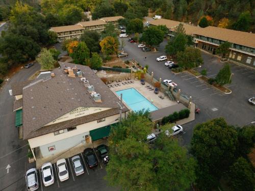 Incline Hotel | Cedar Lodge