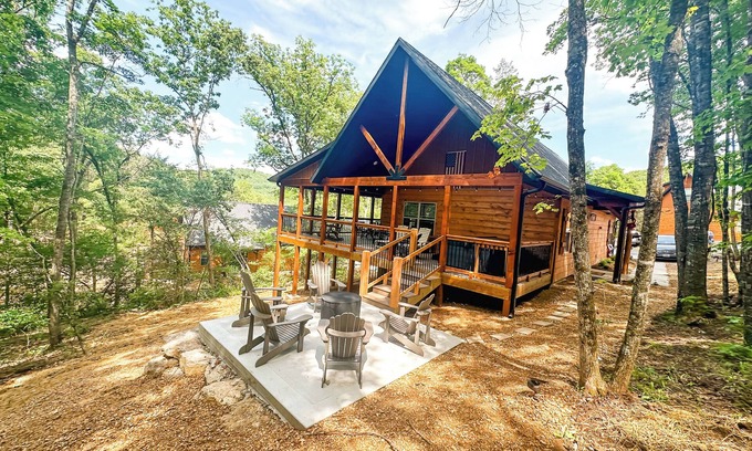 Branson Cabin | Cedar & Sky—Ozarks Hideaway
