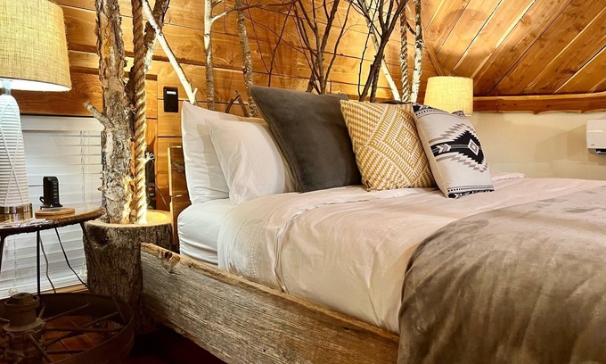 Hot Springs Village Cabin | Cedar Springs Cabin: Custom, Unique Experience