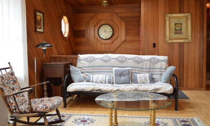 Montpelier Apartment | Cedar Sweet Apartment