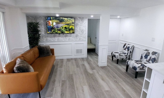 Orillia Apartment | ❤ Cedar-View Apartment with Hot Tub (3 Bedrooms) ❤