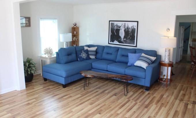Youngstown House | CELEBRATE SUMMER ! 10 Percent Discount In June