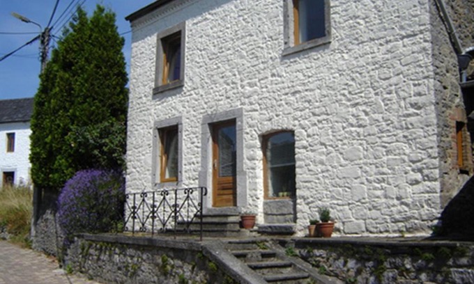 Hastiere-Lavaux House | Celine - Maurenne