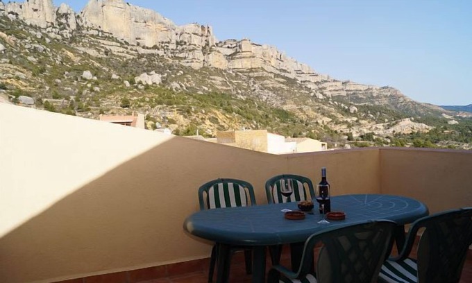 Escaladei Cottage | Centennial house completely renovated with views of the Montsant