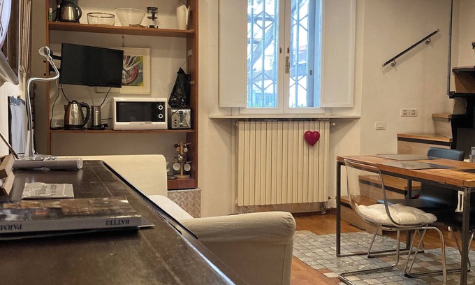 Parma City Centre Apartment | Center, air conditioned, renovated with transit and parking