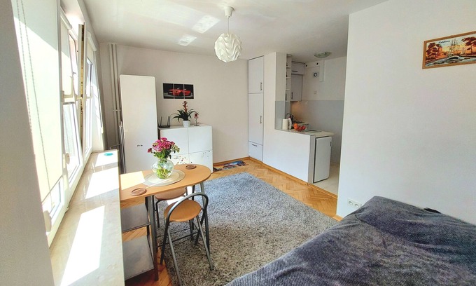 Powisle Apartment | Center PGE Co-working Apartment