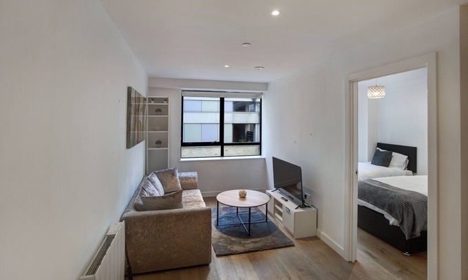 Fairfield Apartment | Central 2-Bed Apartment in Croydon that sleep 4!