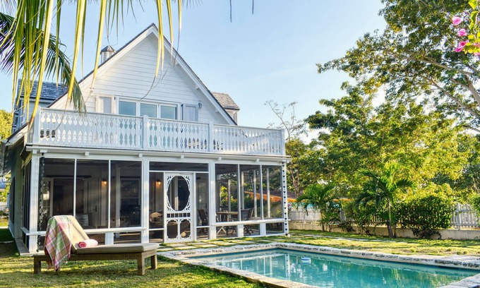 Governor's Harbour House | Central 3 bed house with pool & enclosed garden