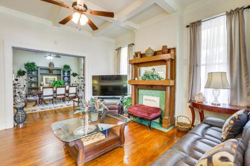 Albany House | Central Albany Home with Covered Porch and Patio!