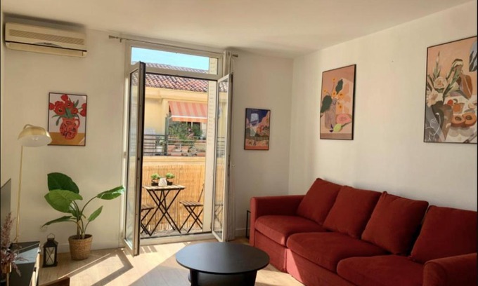 La Castellane Apartment | Central and blight flat with balconies