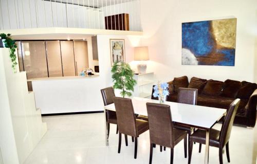 Rione VII Regola Apartment | Central Apartment - Walk to Navona - Full Kitchen - Fast Wi-Fi & A-C