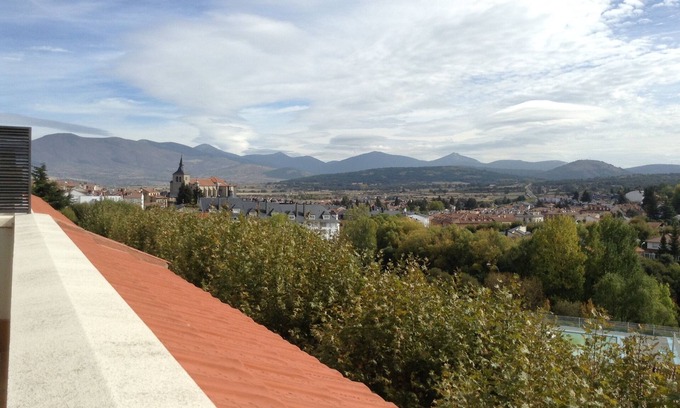 El Espinar Condo | Central apartment with excellent views in El Espinar