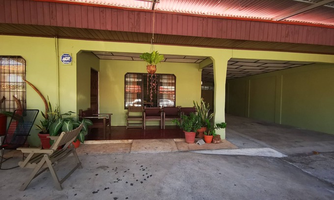 Canas Apartment | Central apartments 1 hour from the beaches of Guanacaste, volcanoes, parks.