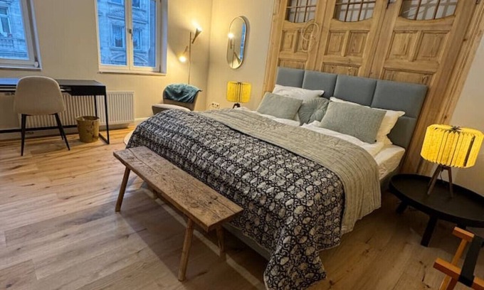 Fuerth Apartment | Central city-apartment for four people.