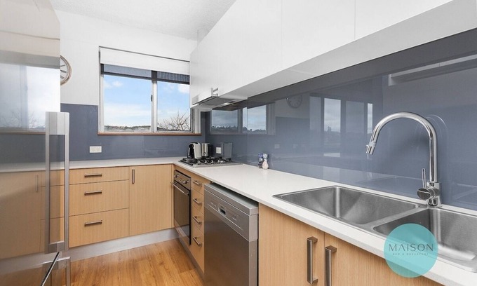 Cooks Hill Apartment | Central Cooks Hill Apartment