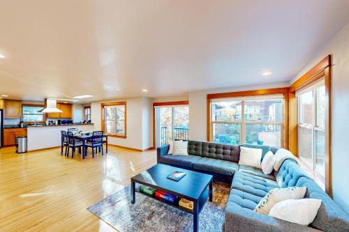 Atlantic House | Central District Hideaway