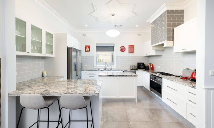 Wodonga House | Central Entertainer's Paradise - Stunning three bedroom classic in the heart of Wodonga