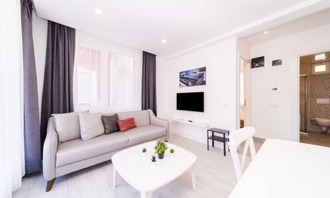 Eski Lara Apartment | Central Flat Close to Duden Waterfall in Muratpasa