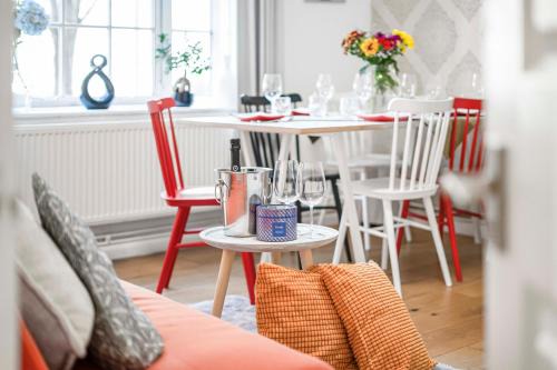 Waterloo Apartment | Central Gem in Waterloo, London