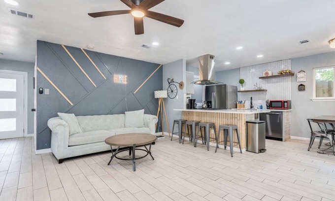 Austin House | Central/Heated or Cool Pool/Spa/BBQ/Arcade/Shuffleboard
