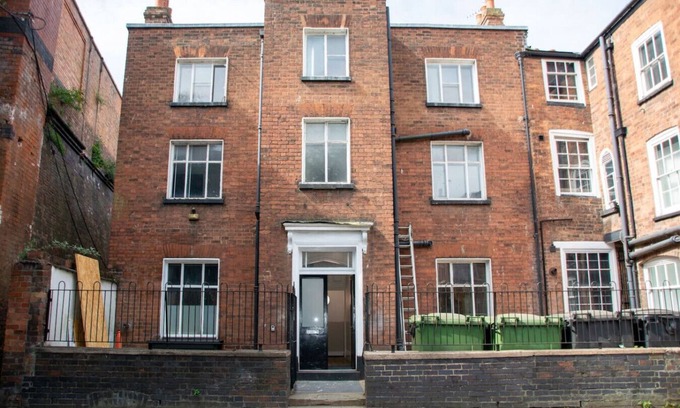 Pontrilas House | Central House, Near Train & Fun!