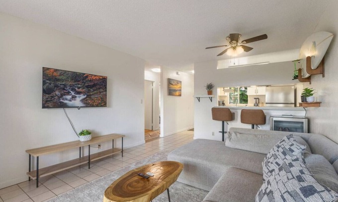 Waipio Apartment | Central Island Living | AC, Parking, Kitchen, W/D