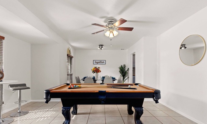 Leon Valley House | Central Location, Modern Design, Private Patio & G