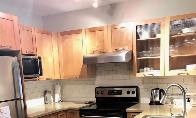 North Glenmore Condo | Central Location Tastefully Furnished available for monthly rentals